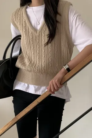 Easy Cable V-Neck Vest