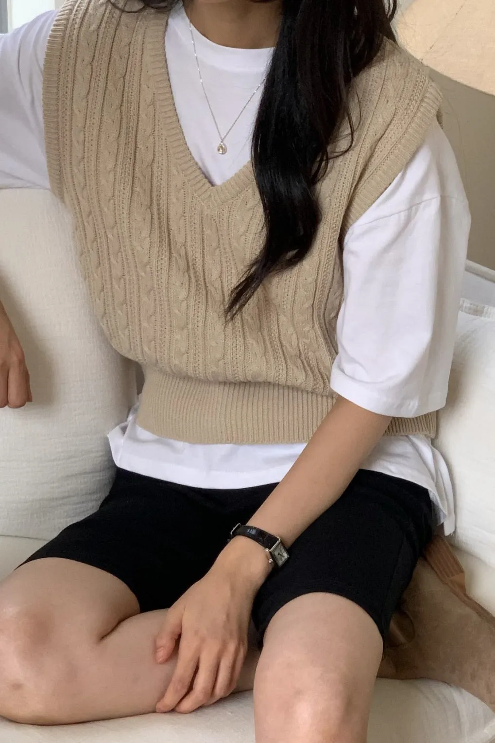 Easy Cable V-Neck Vest