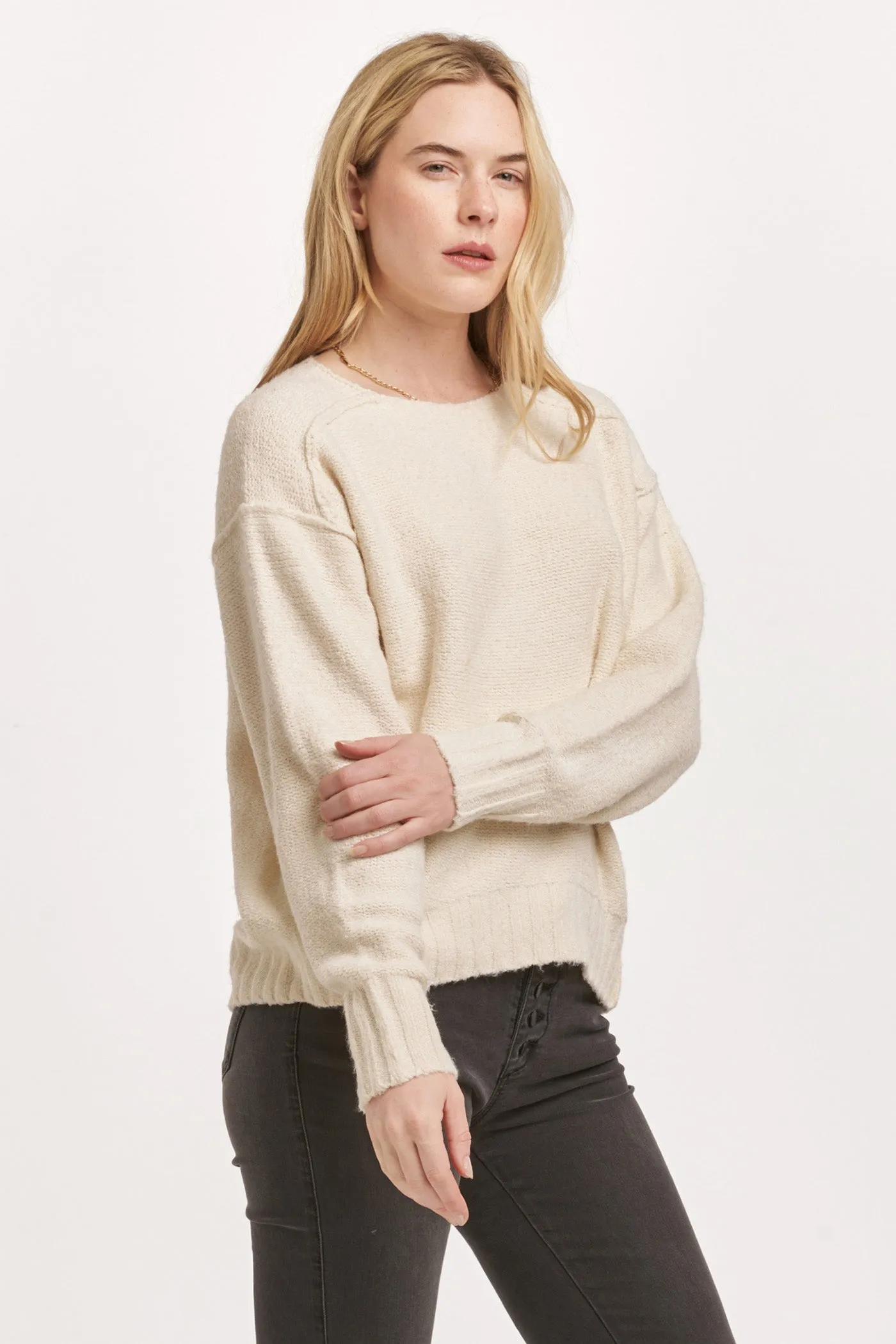 JENNA RAW DETAIL LONG SLEEVE RELAXED FIT SWEATER CREAM
